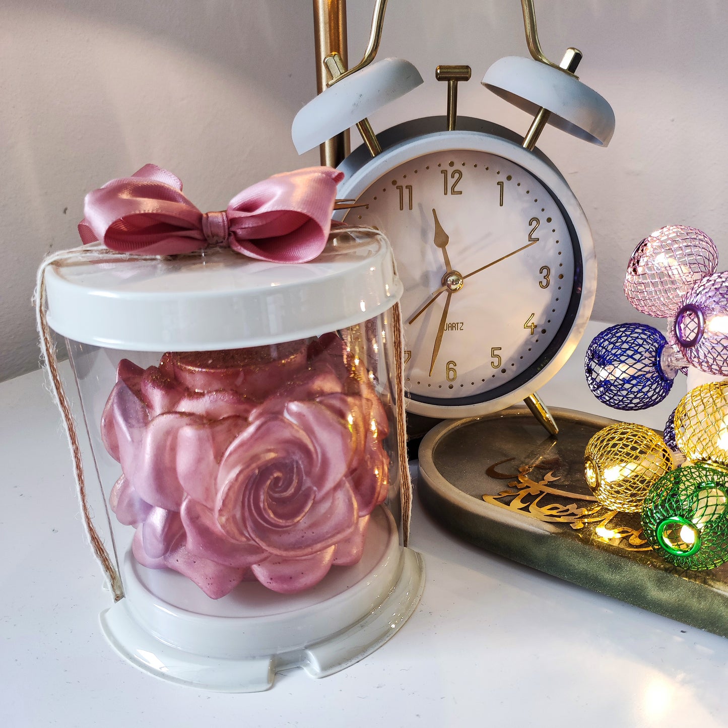 Handmade Candle with Three Flowers – Pink &amp; Gold in Luxury Gift Box
