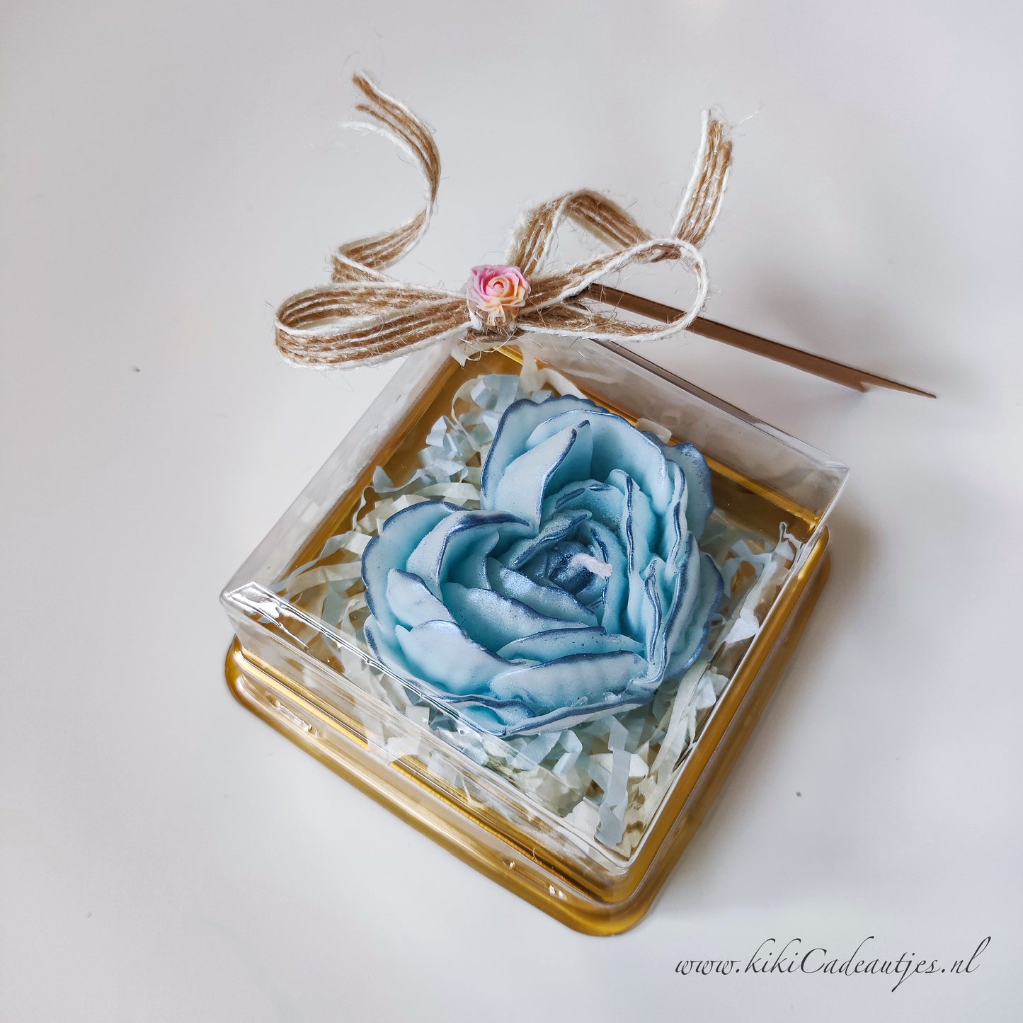 Handmade Heart-Shaped Flower Candle in Gift Box